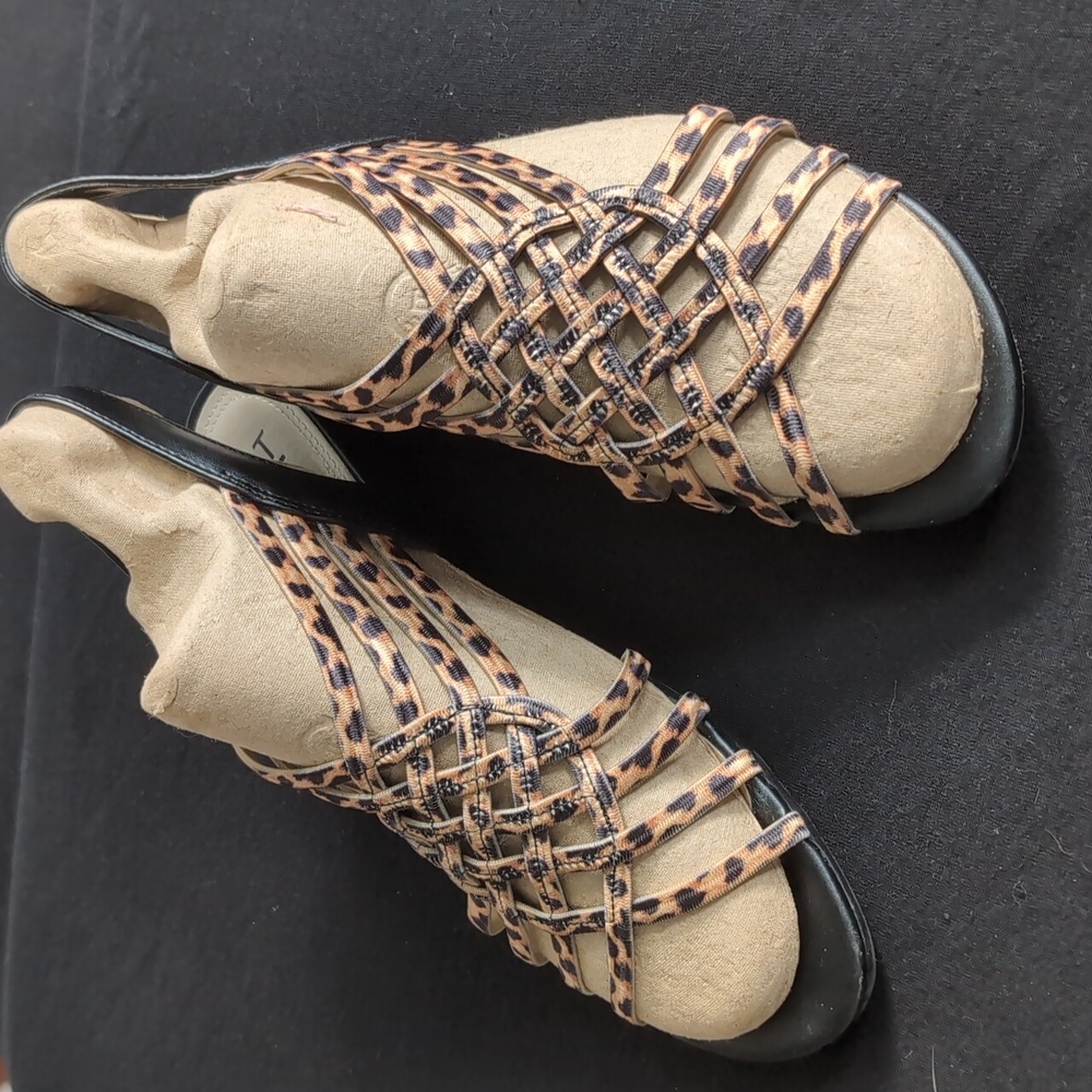 Naturalizer Remix Leopard print sandal